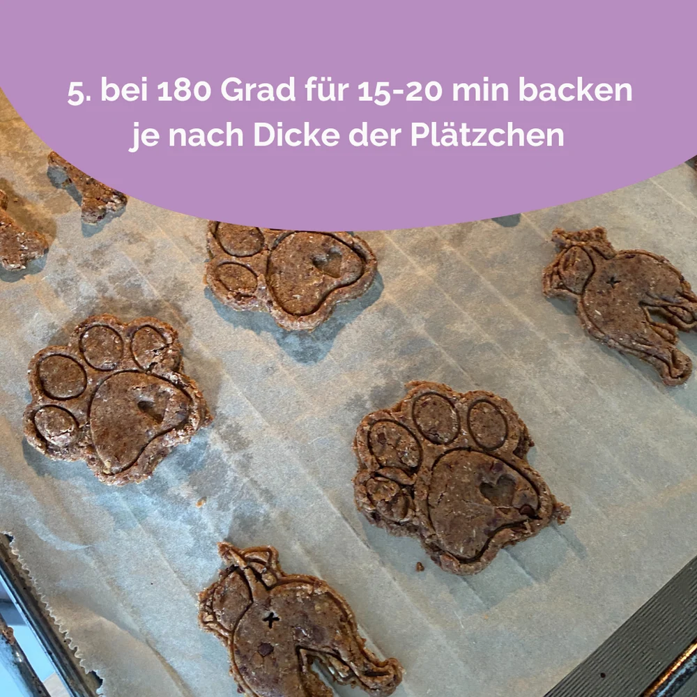 Bei 180 Grad für 15-20 Minuten backen, je nach Dicke der Plätzchen.